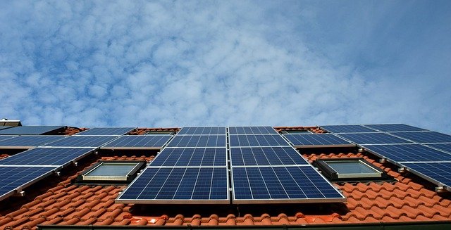 Mercado de energia solar no Brasil deve ter o maior crescimento em uma década