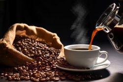 Leia mais sobre o artigo Alta no preço do café pode fazer com que a bebida se torne de luxo