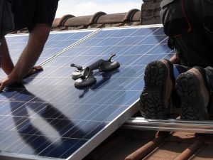 Leia mais sobre o artigo Investimentos em energia solar chegam a R$ 6,3 bilhões em 20 dias no Brasil