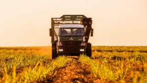 Leia mais sobre o artigo “Transformer do agro”: conheça o caminhão que vira máquina agrícola